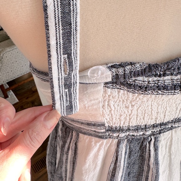 Universal Thread linen blend striped dress - Picture 7 of 7